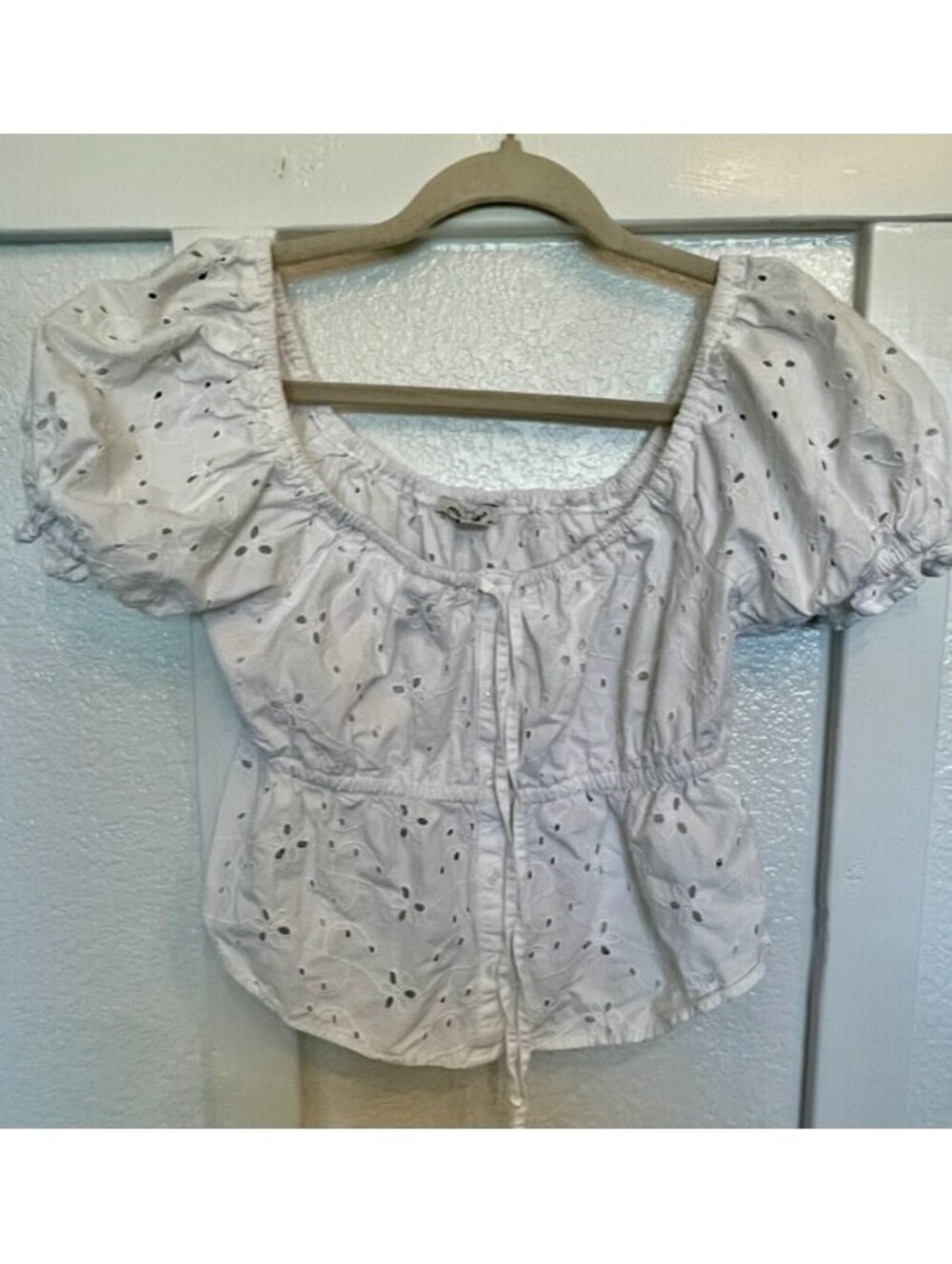 American Eagle Outfitters White Eyelet Top With Short Puff Sleeves & Tie Front.